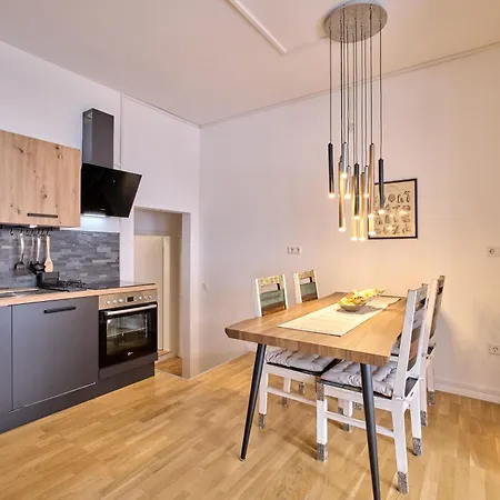 Stilvolle Stadtwohnungen I Komfort & Charme * Bréma