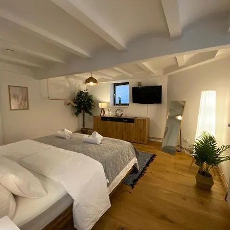 Apartman Stilvolle Stadtwohnungen I Komfort & Charme *