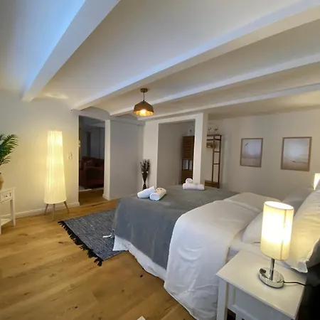 Stilvolle Stadtwohnungen I Komfort & Charme *