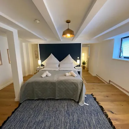 Stilvolle Stadtwohnungen I Komfort & Charme Apartman *